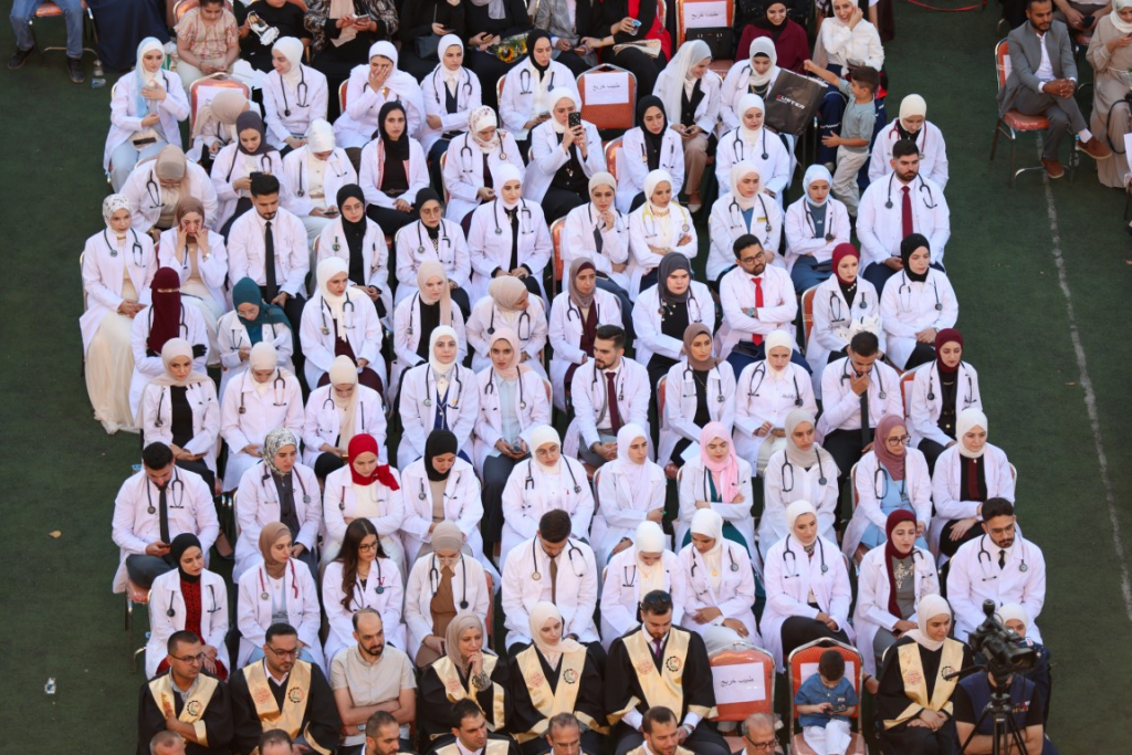 Palestine Polytechnic University (PPU) - جامعة بوليتكنك فلسطين تختتم مراسم أداء القسم الطبي لخريجي الدفعة الثانية من تخصص الطب البشري