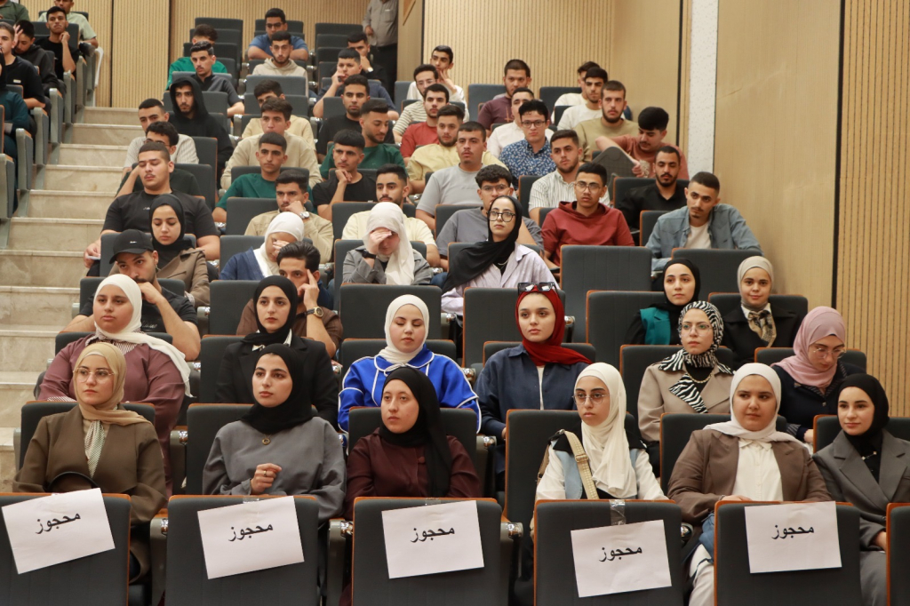 Palestine Polytechnic University (PPU) - رئيس جامعة بوليتكنك فلسطين يلتقي الطلبة الجدد بعد إنهائهم لمساق المهارات الحياتية