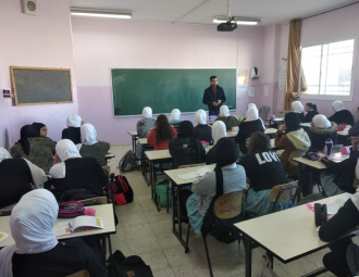 Palestine Polytechnic University (PPU) - وفد من جامعة بوليتكنك فلسطين يزور مدرسة رجب المحتسب الأساسية للبنات