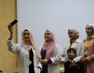 Palestine Polytechnic University (PPU) - كلية الطب وعلوم الصحة في البوليتكنك تنظم حفل الانتقال إلى المرحلة السريرية