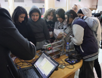 Palestine Polytechnic University (PPU) - مركز التميّز والتعليم المستمر والاتحاد اللوثري واللجنة الشعبية لمخيم الفوار ينظمان فعالية توعوية وإرشادية حول التعليم والتدريب المهني لطلبة المدارس