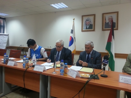 Palestine Polytechnic University (PPU) - التخطيط' والوكالة الكورية للتعاون الدولي توقعان اتفاقية تعاون لإنشاء مركز وطني للتكنولوجيا الحيوية في جامعة بوليتكنك فلسطين بقيمة  3 مليون دولار