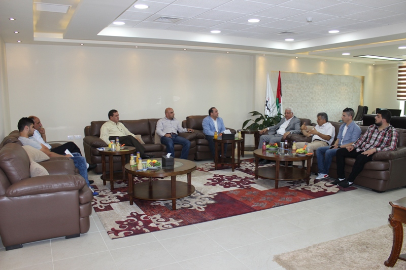 Palestine Polytechnic University (PPU) - طهبوب  وإخوانه يساهمون بدعم صندوق الطالب المحتاج في جامعة بوليتكنك فلسطين