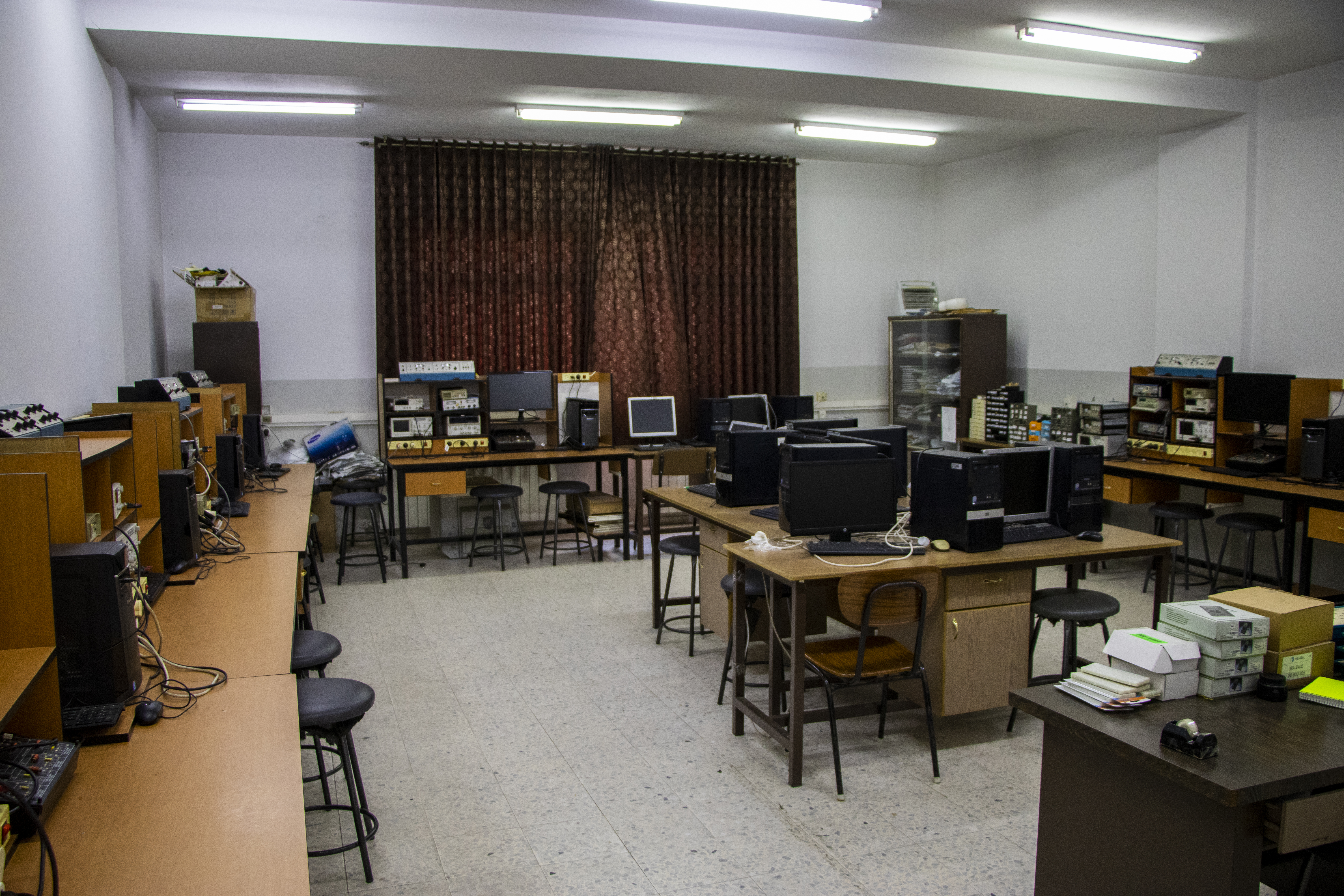 مختبر الدوائر الكهربائية
