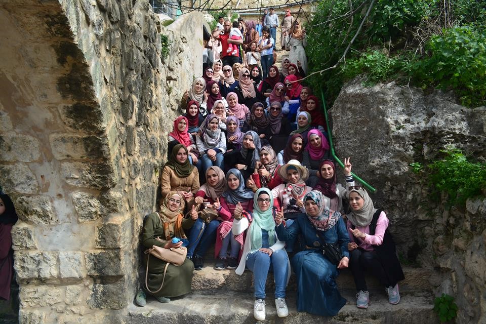 Palestine Polytechnic University (PPU) - تنظيم مسار ترفيهي للطالبات إلى قرية بتير