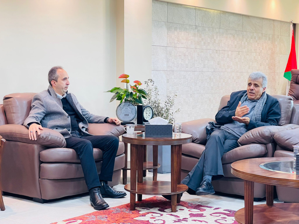 Palestine Polytechnic University (PPU) - جامعة بوليتكنك فلسطين والتجمع العنقودي لصناعة الاحذية والجلود يبحثان آفاق التعاون المُستقبلي المُشترك