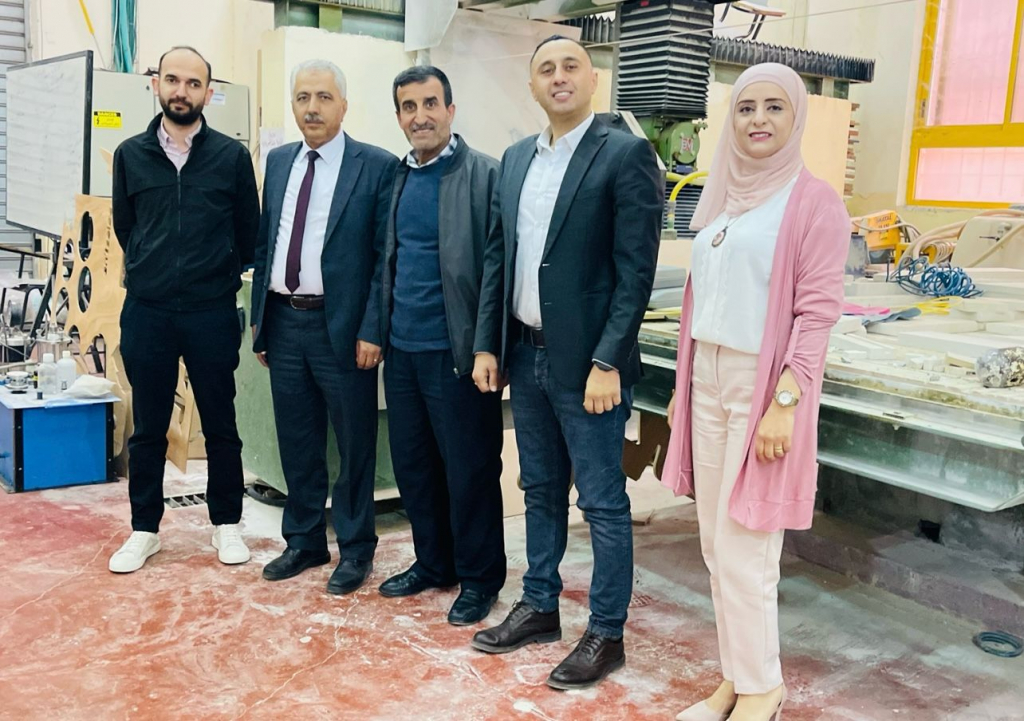 Palestine Polytechnic University (PPU) - رئيس جامعة بوليتكنك فلسطين ومساعده لشؤون خدمة المُجتمع يزوران عدداً من مراكز خدمة المُجتمع 