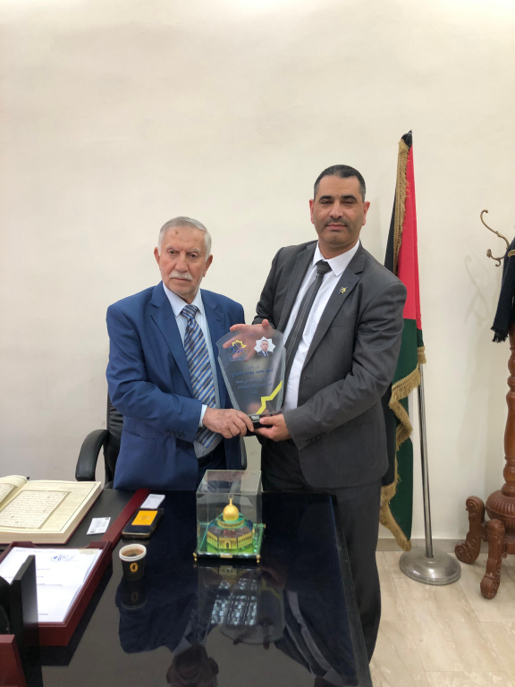 Palestine Polytechnic University (PPU) - وفد من البنك الإسلامي الفلسطيني يزور مقر رابطة الجامعيين ويلتقي معالي الاستاذ أحمد التميمي ويؤكد على تعزيز التعاون القائم