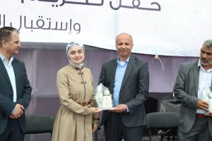 تكريم طلبة كلية الهندسة المتفوقين في الفصل الثاني 2021.2022 من قبل عمادة شؤون الطلبة