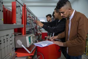 مختبرات دائرة الهندسة الكهربائية 2022