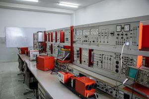 مختبرات دائرة الهندسة الكهربائية 2022