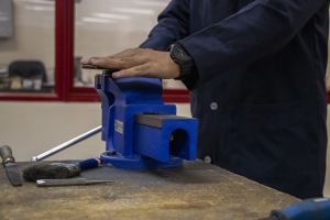 مختبرات دائرة الهندسة الميكانيكية 2022