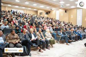 تكريم الطلبة المتفوقين من قبل عمادة شؤون الطلبة