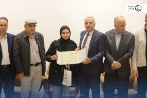 الطلبة المتفوقين على الفصل الدراسي الأول 2024/2025