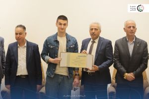 الطلبة المتفوقين على الفصل الدراسي الأول 2024/2025