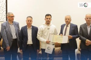 الطلبة المتفوقين على الفصل الدراسي الأول 2024/2025