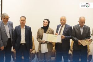 الطلبة المتفوقين على الفصل الدراسي الأول 2024/2025
