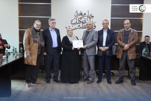 تكريم طاقم كلية الطب وعلوم الصحة بمناسبة الحصول على الاعتماد الدولي من قبل رئيس الجامعة