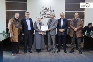 تكريم طاقم كلية الطب وعلوم الصحة بمناسبة الحصول على الاعتماد الدولي من قبل رئيس الجامعة