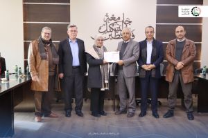 تكريم طاقم كلية الطب وعلوم الصحة بمناسبة الحصول على الاعتماد الدولي من قبل رئيس الجامعة
