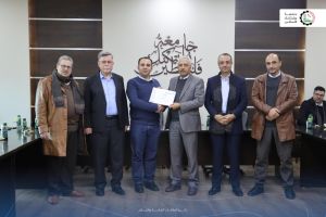 تكريم طاقم كلية الطب وعلوم الصحة بمناسبة الحصول على الاعتماد الدولي من قبل رئيس الجامعة