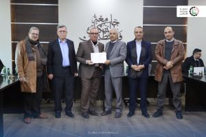تكريم طاقم كلية الطب وعلوم الصحة بمناسبة الحصول على الاعتماد الدولي من قبل رئيس الجامعة