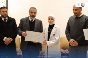 كلية التمريض تهنئ الطلبة الأوائل للفصل الدراسي الأول 2024/2025 .