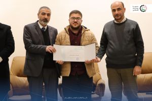 كلية التمريض تهنئ الطلبة الأوائل للفصل الدراسي الأول 2024/2025 .