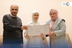 كلية التمريض تهنئ الطلبة الأوائل للفصل الدراسي الأول 2024/2025 .