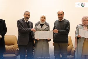 كلية التمريض تهنئ الطلبة الأوائل للفصل الدراسي الأول 2024/2025 .