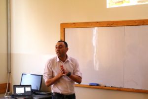 Palestine Polytechnic University (PPU) - اللجنة العلمية في كلية العلوم التطبيقية تعقد محاضرة علمية بعنوان كيف تحمي بياناتك