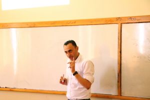 Palestine Polytechnic University (PPU) - اللجنة العلمية في كلية العلوم التطبيقية تعقد محاضرة علمية بعنوان كيف تحمي بياناتك