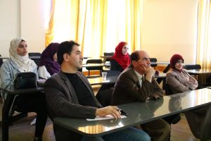 Palestine Polytechnic University (PPU) - اللجنة العلمية في كلية العلوم التطبيقية تعقد محاضرة علمية بعنوان كيف تحمي بياناتك