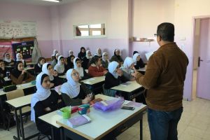Palestine Polytechnic University (PPU) - وفد من جامعة بوليتكنك فلسطين يزور مدرسة رجب المحتسب الأساسية للبنات