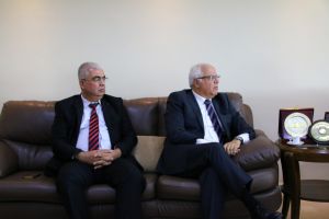 Palestine Polytechnic University (PPU) - جامعة بوليتكنك فلسطين تستلم الأطلس الاحصائي لفلسطين من رئيسة الجهاز المركزي للاحصاء الفلسطيني الدكتورة علا عوض