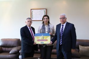 Palestine Polytechnic University (PPU) - جامعة بوليتكنك فلسطين تستلم الأطلس الاحصائي لفلسطين من رئيسة الجهاز المركزي للاحصاء الفلسطيني الدكتورة علا عوض