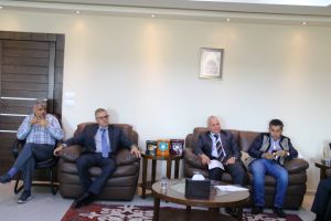 Palestine Polytechnic University (PPU) - جامعة بوليتكنك فلسطين تستلم الأطلس الاحصائي لفلسطين من رئيسة الجهاز المركزي للاحصاء الفلسطيني الدكتورة علا عوض