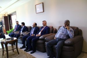 Palestine Polytechnic University (PPU) - جامعة بوليتكنك فلسطين تستلم الأطلس الاحصائي لفلسطين من رئيسة الجهاز المركزي للاحصاء الفلسطيني الدكتورة علا عوض