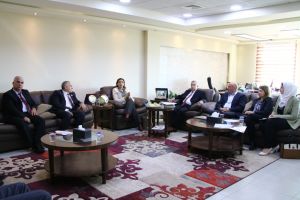 Palestine Polytechnic University (PPU) - جامعة بوليتكنك فلسطين تستلم الأطلس الاحصائي لفلسطين من رئيسة الجهاز المركزي للاحصاء الفلسطيني الدكتورة علا عوض
