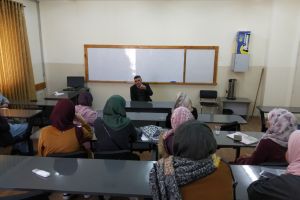 Palestine Polytechnic University (PPU) - اللجنة العلمية في كلية العلوم التطبيقية في جامعة بوليتكنك فلسطين تعقد محاضرة علمية بعنوان "الفنون والتطور المعرفي عبر التاريخ"