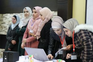 Palestine Polytechnic University (PPU) - طلبة مساق أساليب البحث العلمي لتخصص التغذية في جامعة بوليتكنك فلسطين ينظمون فعالية بعنوان  "صناع التغيير".