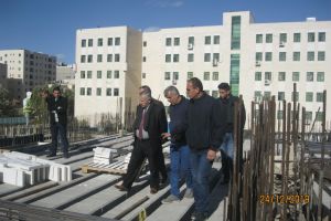Palestine Polytechnic University (PPU) - رئيس مجلس الامناء يتفقد مبنى الخدمات الطلابية