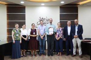 Palestine Polytechnic University (PPU) - المركز الفلسطيني الكوري في جامعة بوليتكنك فلسطين يختتم مدرسة صيفية في علوم الجينومكس الطبية