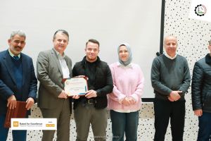 Palestine Polytechnic University (PPU) - عمادة شؤون الطلبة تنظم حفل لتكريم الطلبة المتفوقين لطلبة كلية المهن التطبيقة