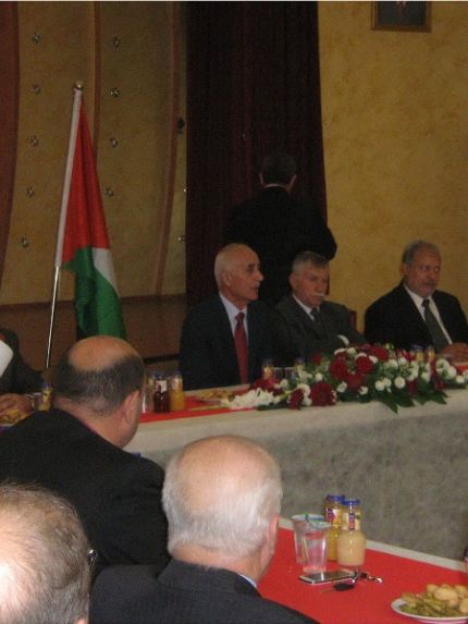 Palestine Polytechnic University (PPU) -   وزير الحكم المحلي يزور رابطة الجامعيين في الخليل