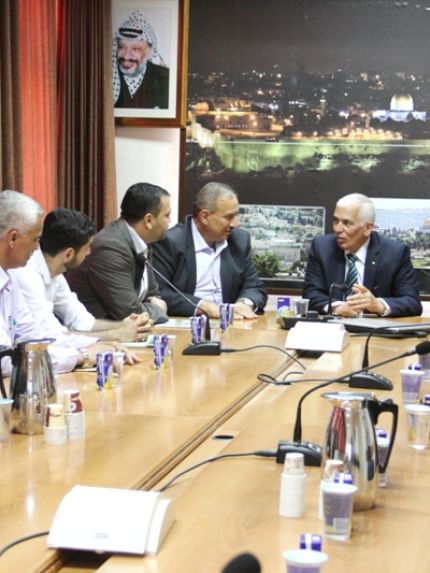 Palestine Polytechnic University (PPU) - جامعة بوليتكنك فلسطين وهيئة الأعمال الإماراتية يوقعان اتفاقية تعاون لتركيب مصاعد لذوي الاحتياجات الخاصة في مقر محافظة الخليل