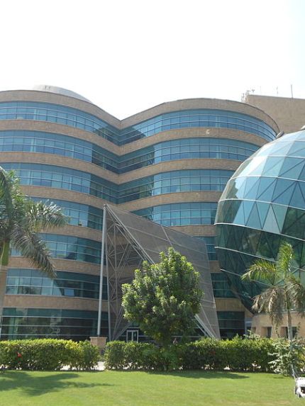 Palestine Polytechnic University (PPU) - وفد من طلبة جامعة بوليتكنك فلسطين يزور مؤسسة مستشفى سرطان الأطفال 57357 في القاهرة