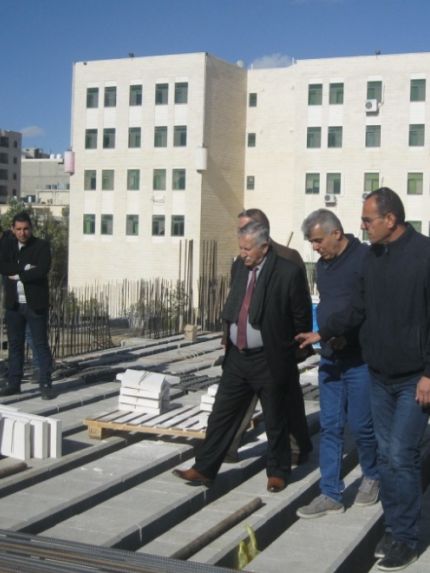Palestine Polytechnic University (PPU) - رئيس مجلس أمناء جامعة بوليتكنك فلسطين يتفقد مبنى الخدمات الطلابية