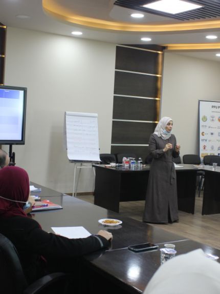 Palestine Polytechnic University (PPU) - مركز التميز في التعليم والتعلم يعقد تدريباً لإعداد مدرسين لتدريس مساق مهارات الحياة 