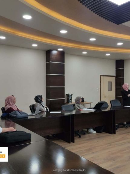 Palestine Polytechnic University (PPU) - قسم التعليم الالكتروني في جامعة بوليتكنك فلسطين يعقد لقاء تدريبي لكلية التمريض حول استخدام أداة CANVA في التعليم 